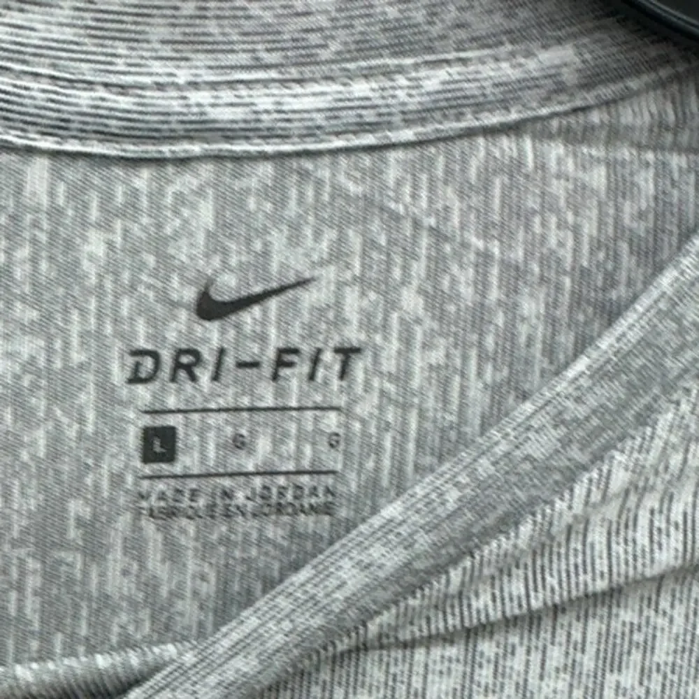 Nike Dri-FIT Breathe Boys Long Sleeve Training Shirt Size L Gray Swoosh NWT